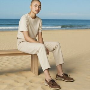 Bjorndal Chesapeake comfy classic brown leather slip on boat shoes. Sz 8